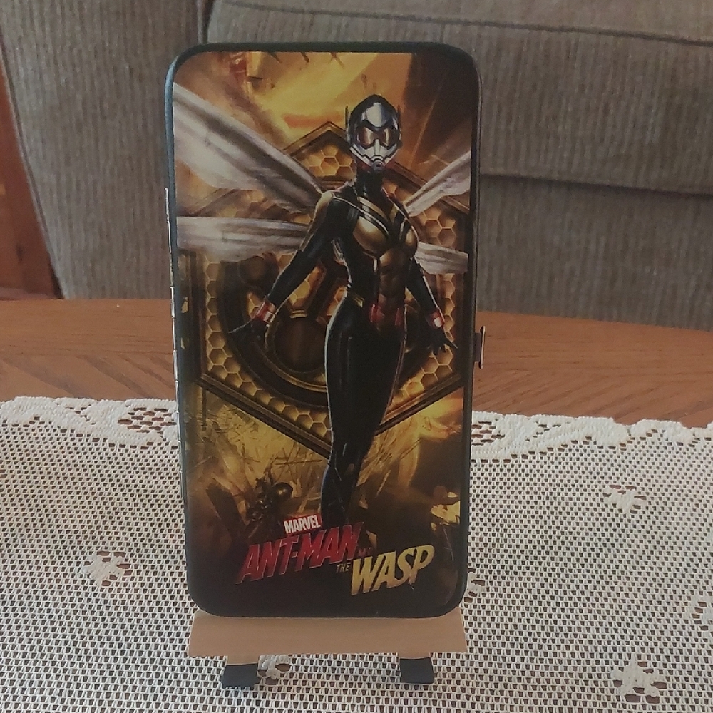 Marvel Ant Man And Wasp Hinged Wallet 7"x3.5"